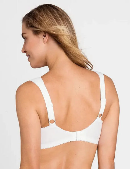 Triumph – 4 db (75A-110F) 💝 Csipkés melltartó tartást adva