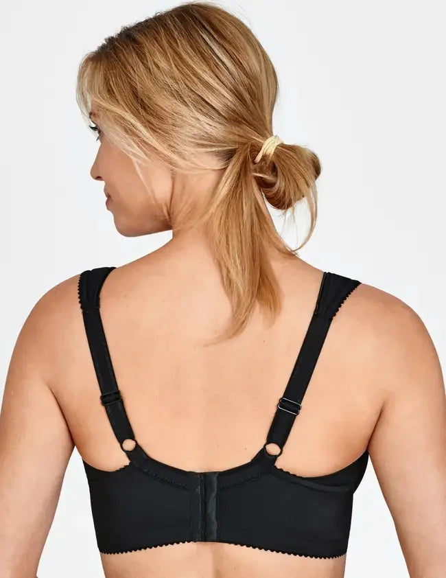 Triumph - (4 db) Egyszerű push-up melltartó teljes kosarakkal