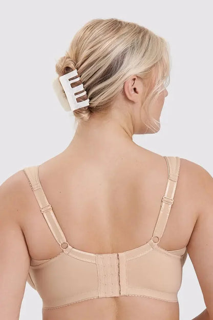 Triumph - (4 db) Egyszerű push-up melltartó teljes kosarakkal